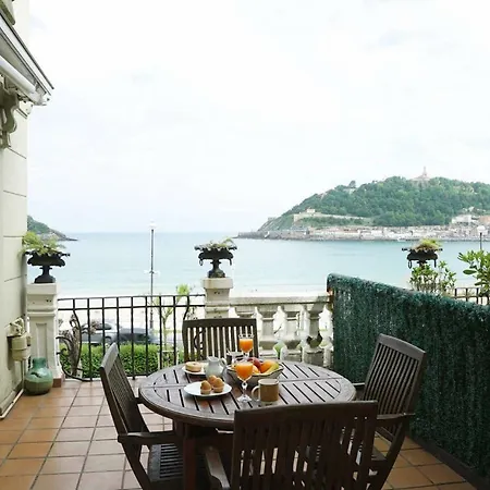 Breathtaking Terrace Views In Luxury - By Www,sansebastianapartments,es Daire *
